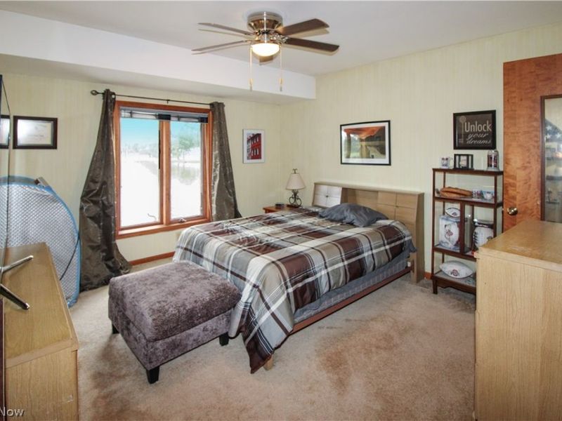 2594 E Sun Valley Drive, Port Clinton, OH 43452 Photo 6