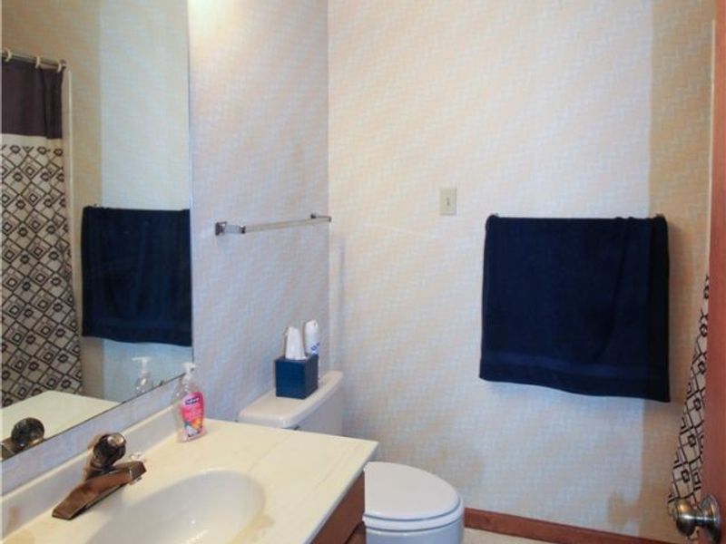 2594 E Sun Valley Drive, Port Clinton, OH 43452 Photo 9