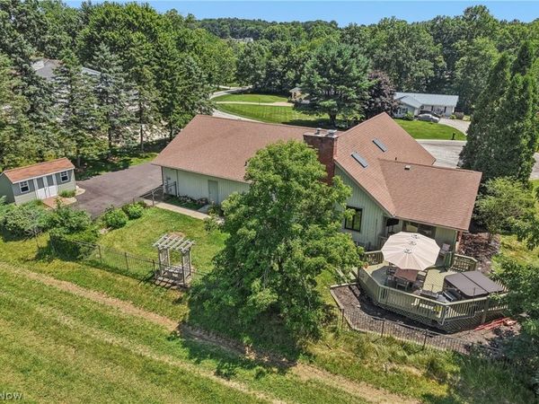 17654 Lois Way, Doylestown, OH 44230