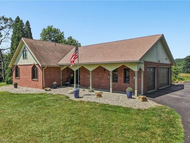 17654 Lois Way, Doylestown, OH 44230