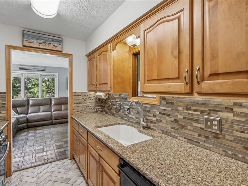 17654 Lois Way, Doylestown, OH 44230 Photo 12