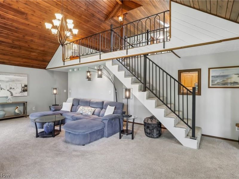 17654 Lois Way , Doylestown, OH 44230 Photo 9