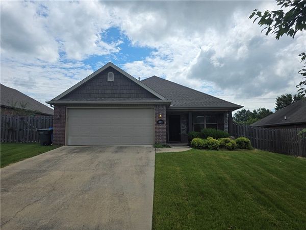 3072 N Autumn Rose Avenue , Fayetteville, AR 72704