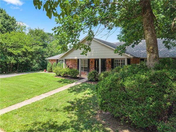 2150 Ball Avenue, Fayetteville, AR 72703