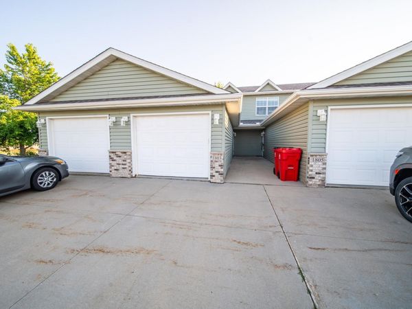 1803 Daniel Lane , Stewartville, MN 55976