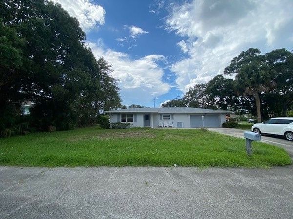 395 19th Street, Vero Beach, FL 32960