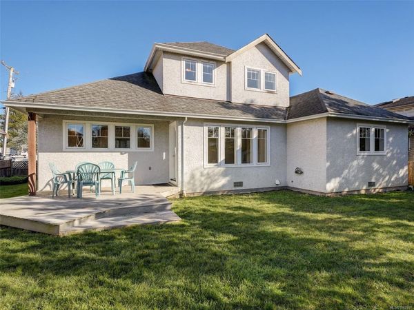 9524 Greenglade Rd , Sidney, BC V8L 3T6