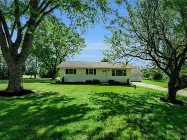 8009 Lewis Road, Holland, NY 14080