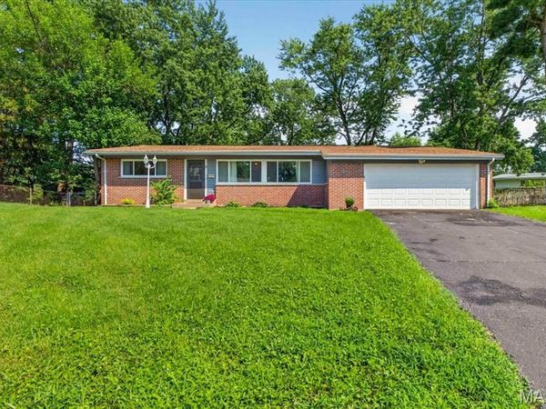 5 Filly Court , Florissant, MO 63033