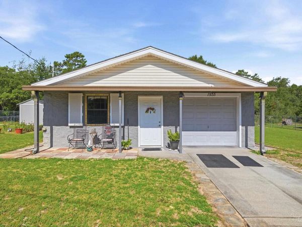 1935 America Ave, Gulf Breeze, FL 32563