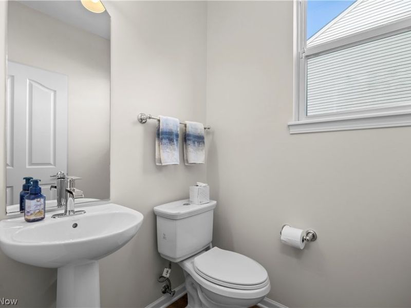 27130 Lynde Drive, Olmsted Township, OH 44138 Photo 10