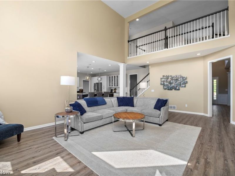 27130 Lynde Drive, Olmsted Township, OH 44138 Photo 12
