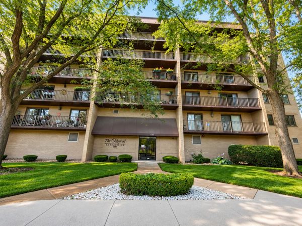 1380 Oakwood Avenue , Unit 204, Des Plaines, IL 60016
