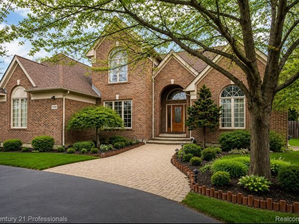 27568 Rainbow Circle, Lathrup Village, Mi 48076
