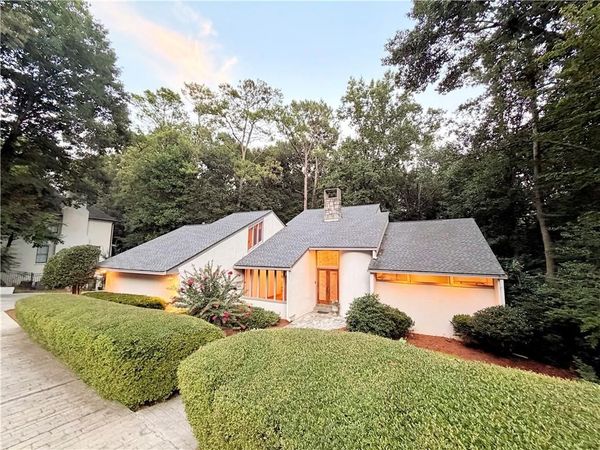320 Fauna Court , Sandy Springs, GA 30350