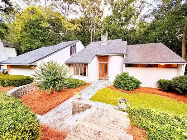 320 Fauna Court , Sandy Springs, GA 30350
