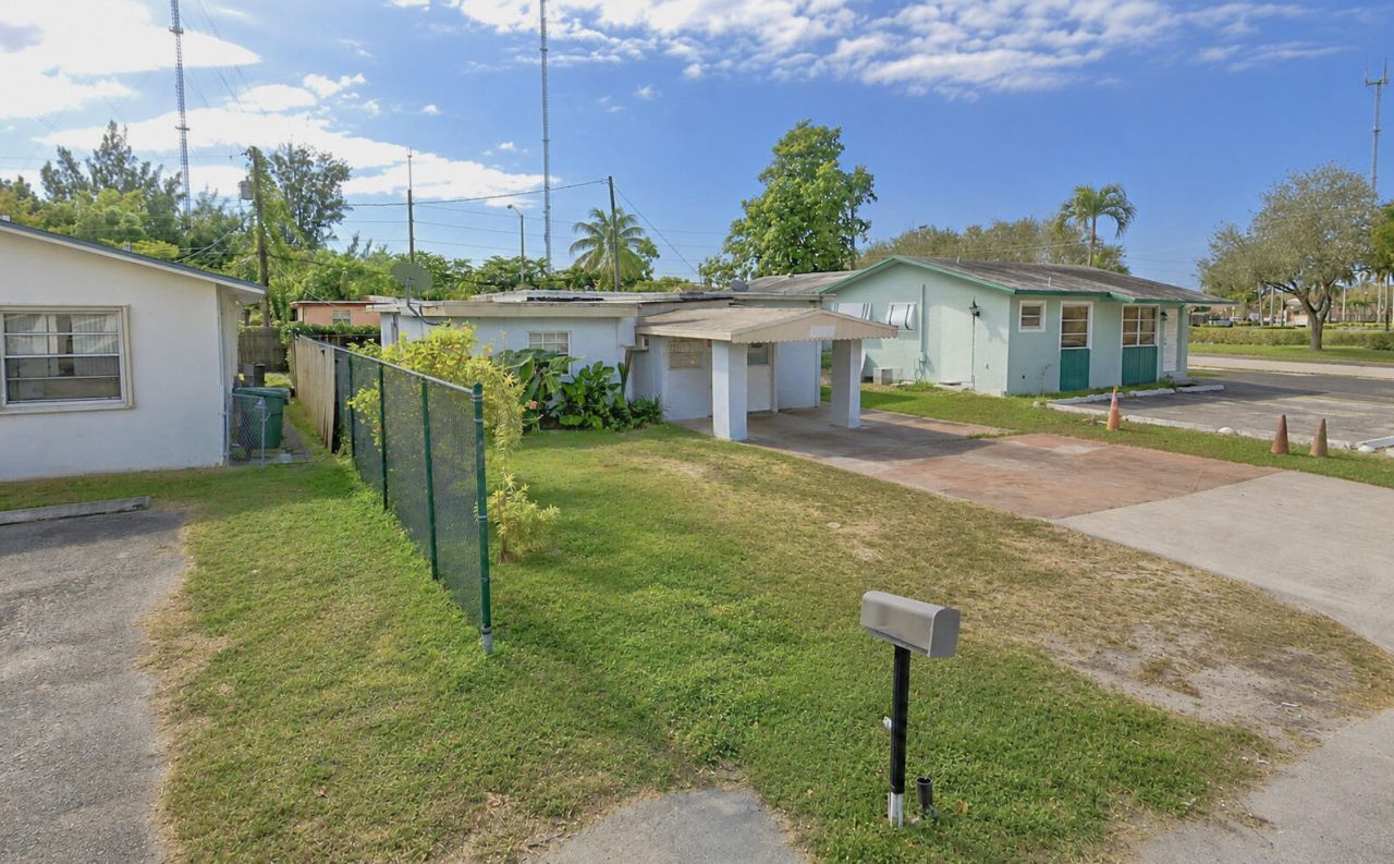 6142 SW 40th Court, Miramar, FL 33023 Photo