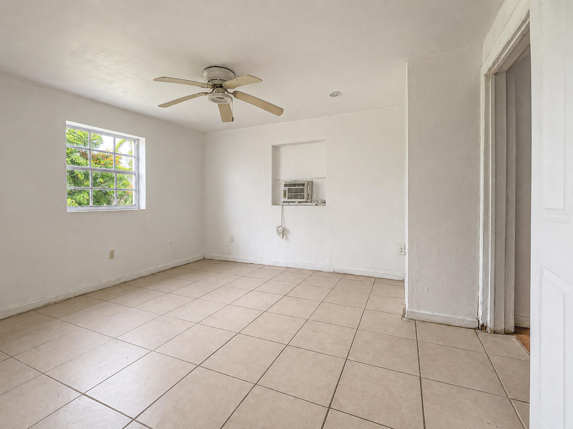 6142 SW 40th Court, Miramar, FL 33023 Photo