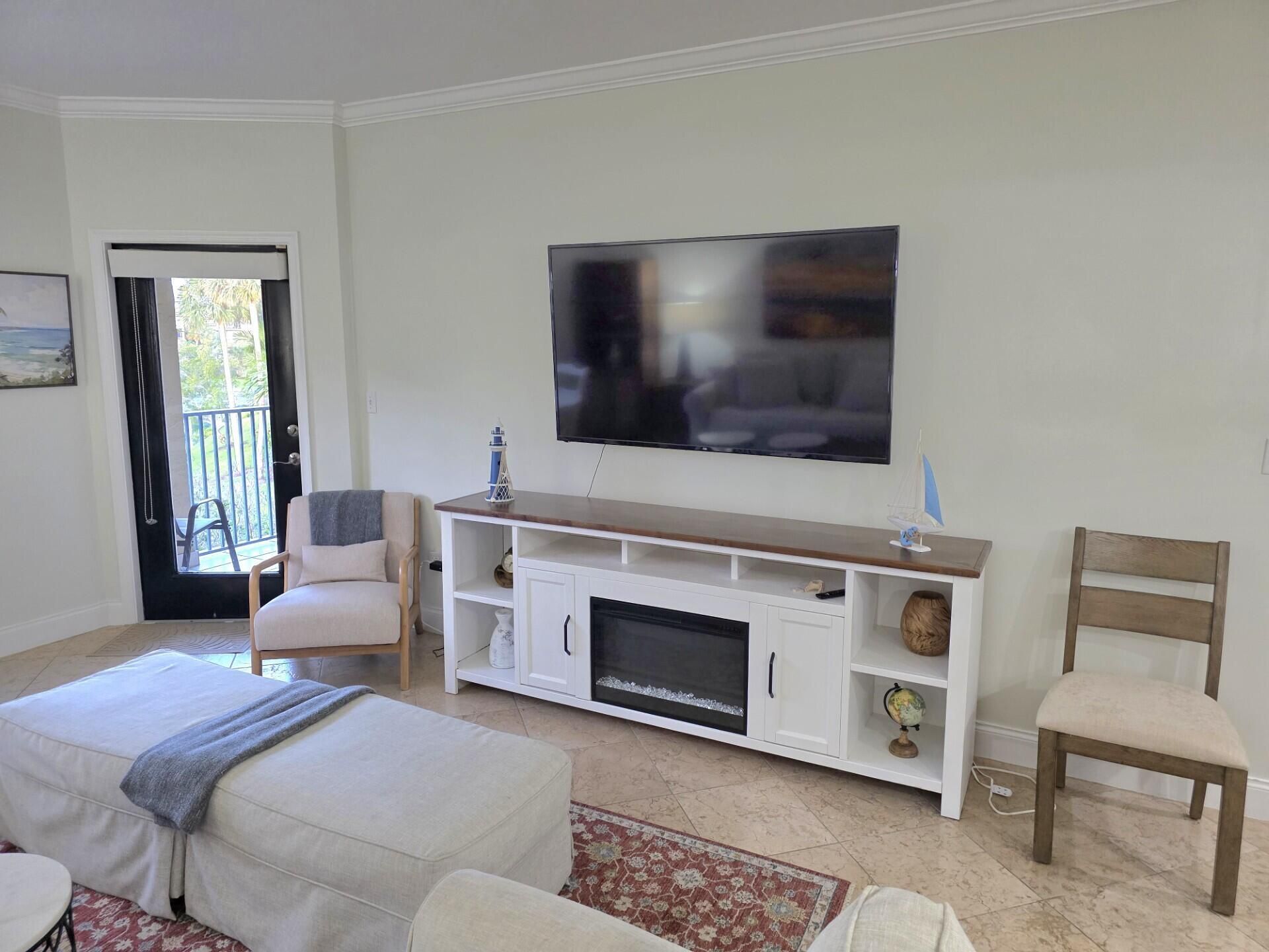 300 Uno Lago Drive, Unit 303, Juno Beach, FL 33408 Photo
