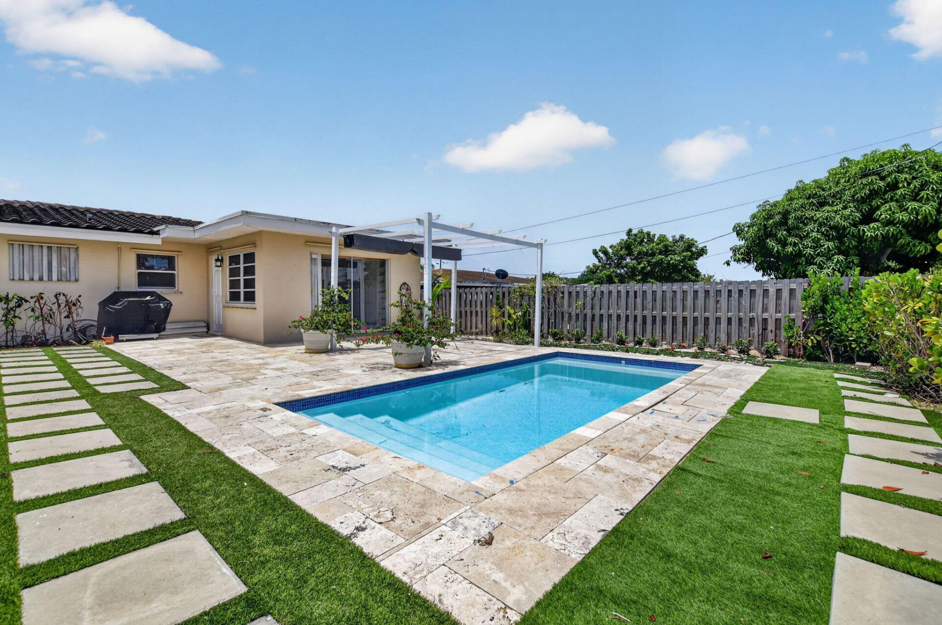 421 SW 2nd Street, Boca Raton, FL 33432 Photo