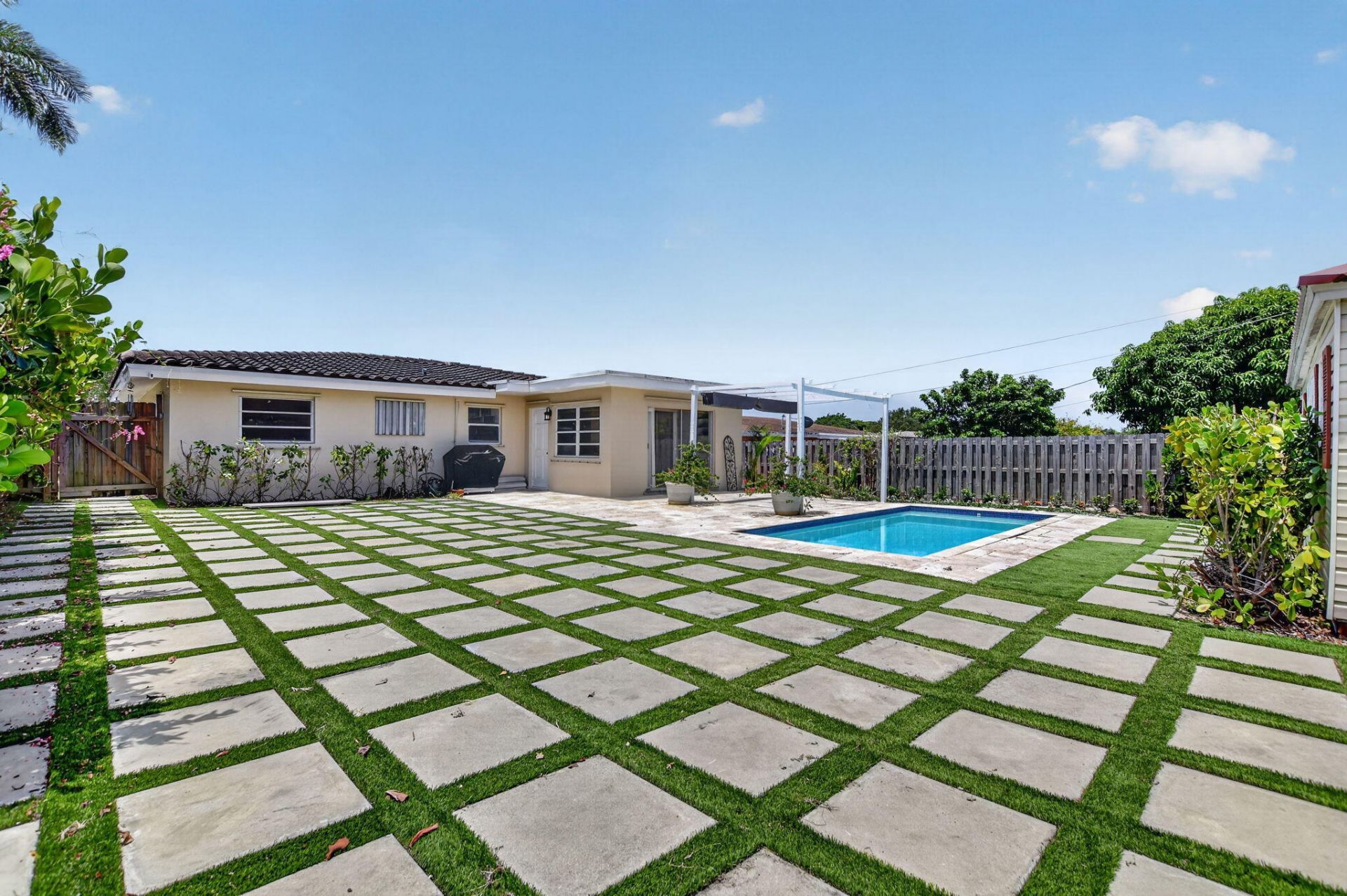 421 SW 2nd Street, Boca Raton, FL 33432 Photo