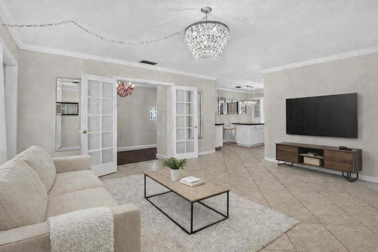 421 SW 2nd Street, Boca Raton, FL 33432 Photo