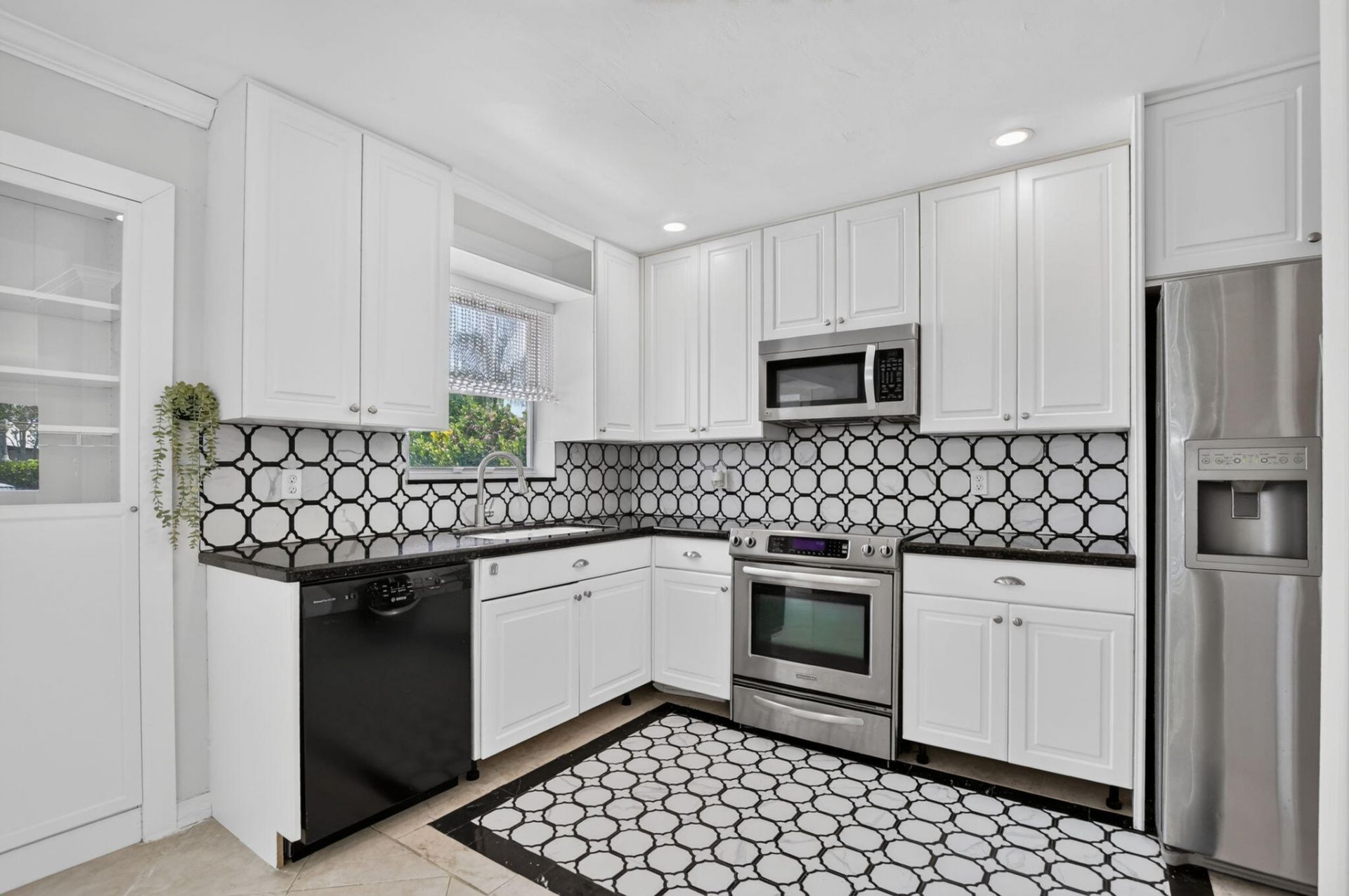 421 SW 2nd Street, Boca Raton, FL 33432 Photo