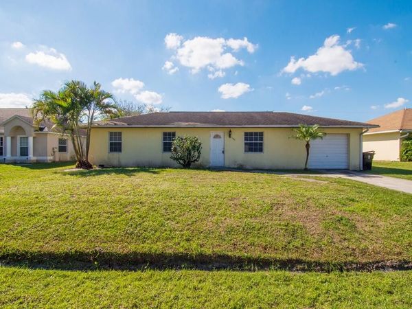 1190 SE Puritan Lane, Port St. Lucie, FL 34983