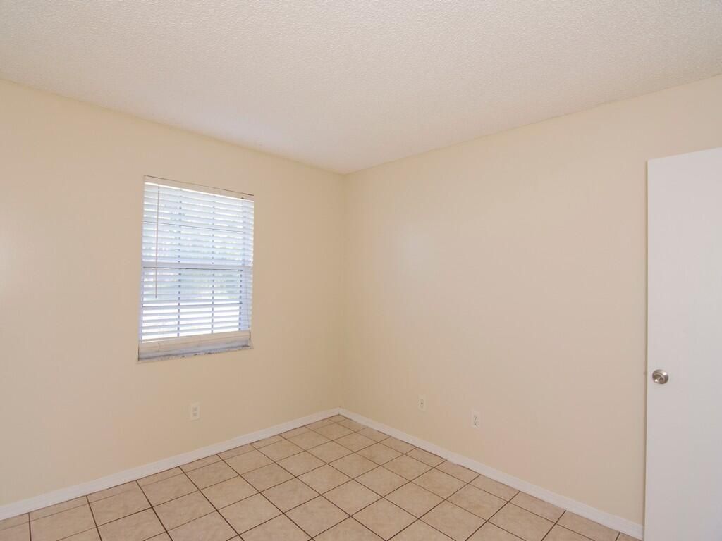 1190 SE Puritan Lane, Port Saint Lucie, FL 34983 Photo