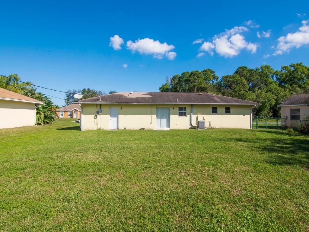 1190 SE Puritan Lane, Port Saint Lucie, FL 34983 Photo