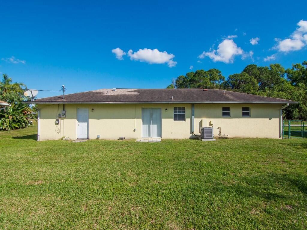 1190 SE Puritan Lane, Port Saint Lucie, FL 34983 Photo
