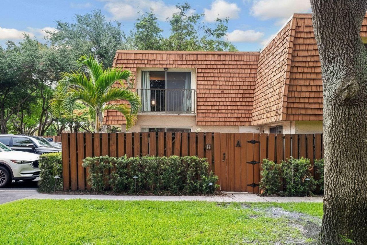8910 SW 20th Place, Unit A-23, Davie, FL 33324 Photo
