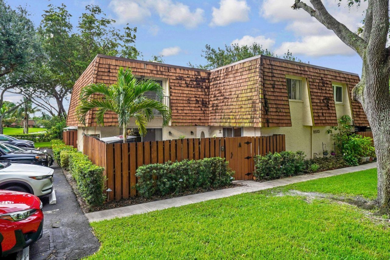 8910 SW 20th Place, Unit A-23, Davie, FL 33324 Photo