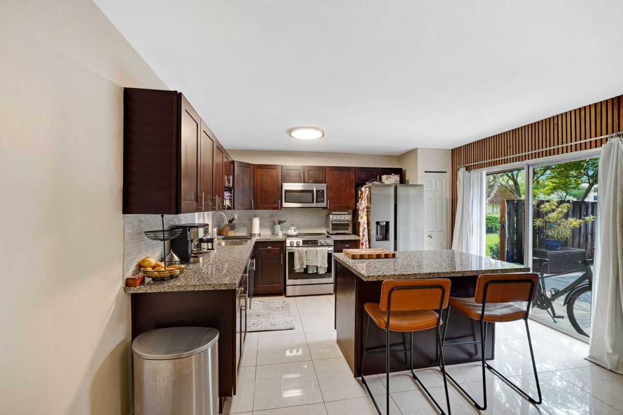 8910 SW 20th Place, Unit A-23, Davie, FL 33324 Photo