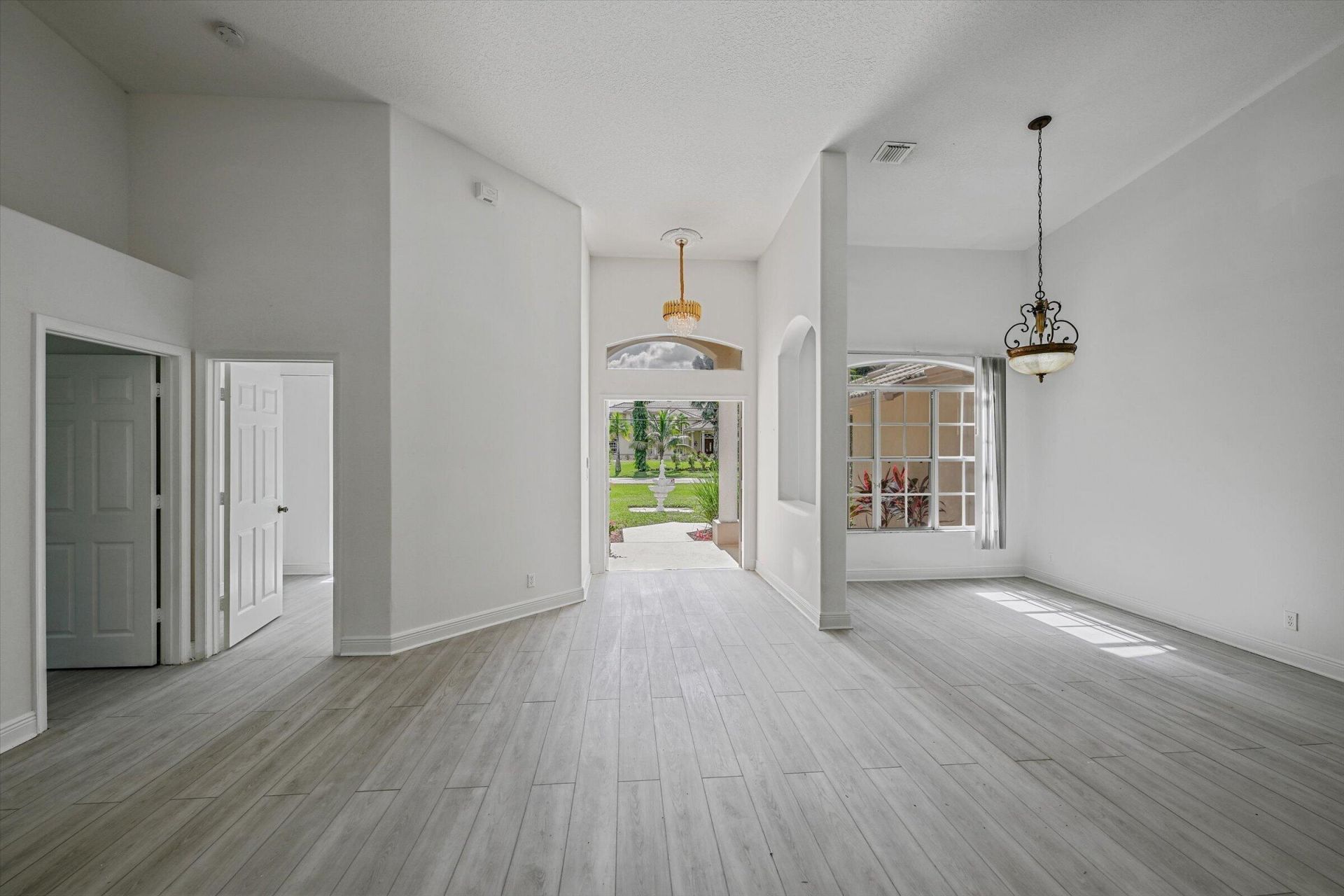 8671 155th Place N, Palm Beach Gardens, FL 33418 Photo