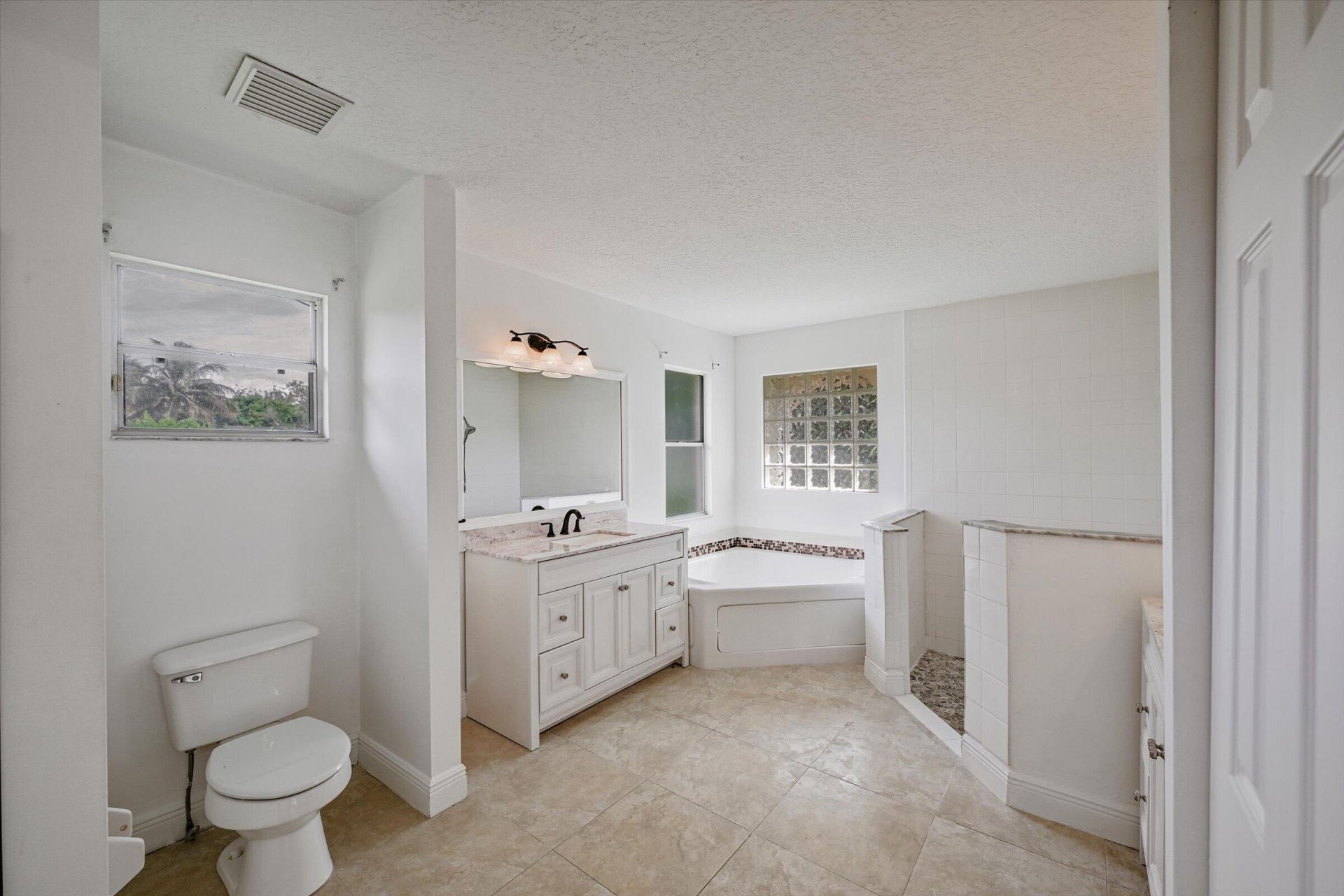 8671 155th Place N, Palm Beach Gardens, FL 33418 Photo