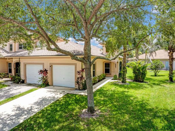 1863 Sandhill Crane Drive, Unit B2, Fort Pierce, FL 34982