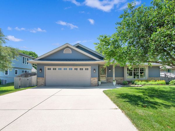 8381 S 15th Ave, Oak Creek, WI 53154