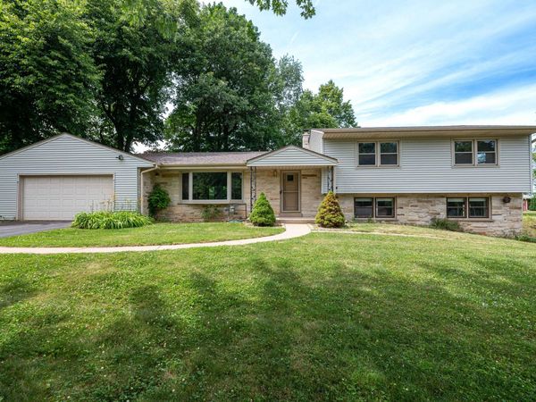 12600 W Joliet Cir, New Berlin, WI 53151