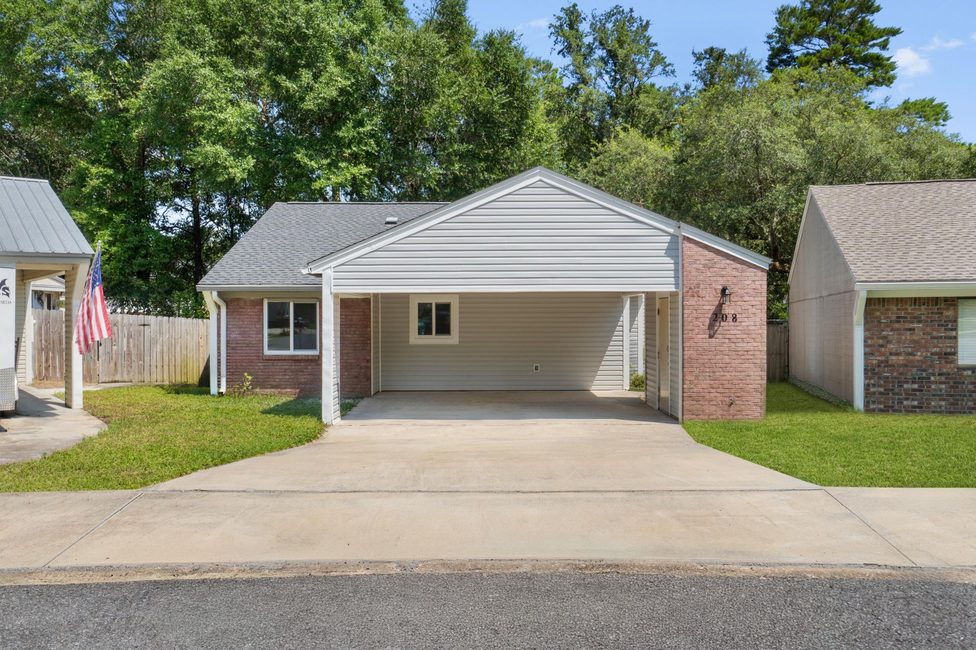 208 Cottonwood Court, Niceville, FL 32578 Main Photo