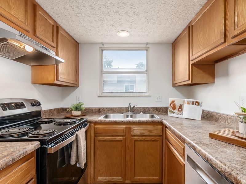 2466 Natchez Drive , Unit D, Columbus, OH 43209 Photo 10