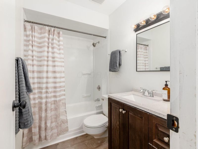 2466 Natchez Drive , Unit D, Columbus, OH 43209 Photo 15