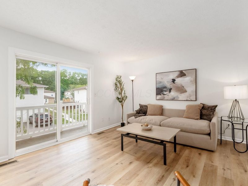 2466 Natchez Drive , Unit D, Columbus, OH 43209 Photo 6