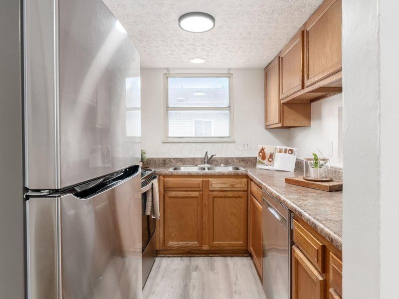 2466 Natchez Drive , Unit D, Columbus, OH 43209 Photo 9