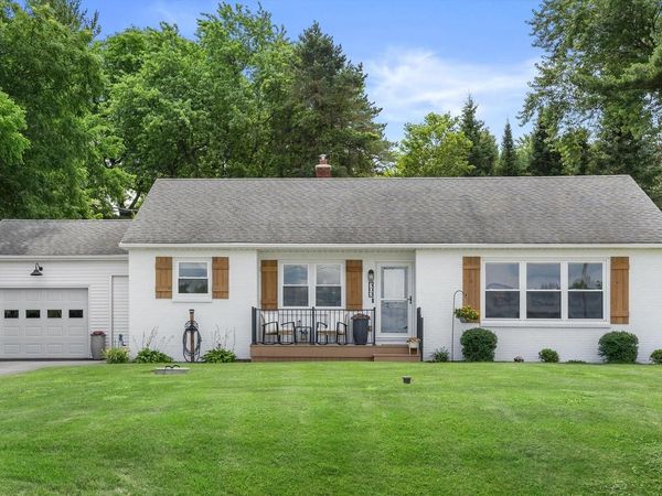303 E State ROAD, North Prairie, WI 53153