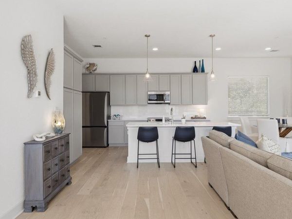 2050 Lohmans Spur RD, Unit 603, Lakeway, TX 78734