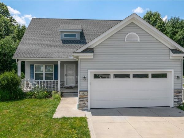 10921 Fox Den Circle , Garrettsville, OH 44231