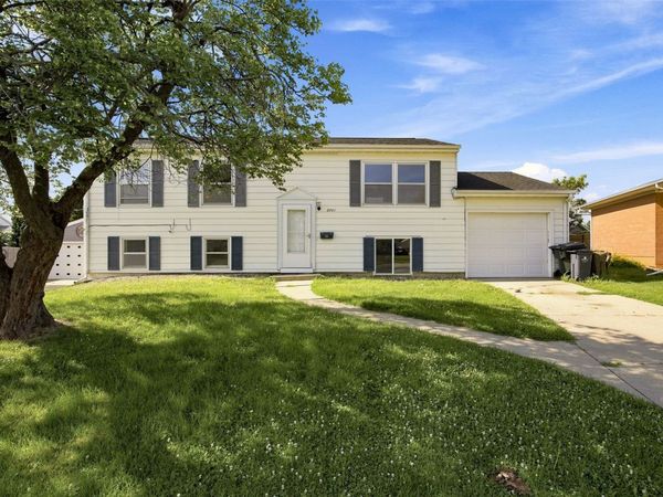5701 Gordon Court NW, Cedar Rapids, IA 52405
