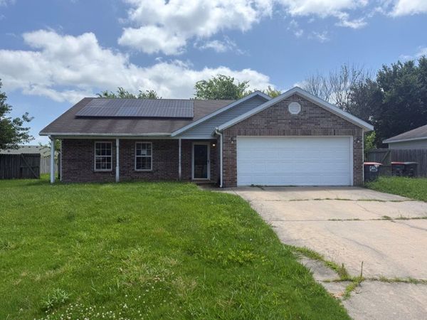 1324 Hackberry Place , Elkins, AR 72727