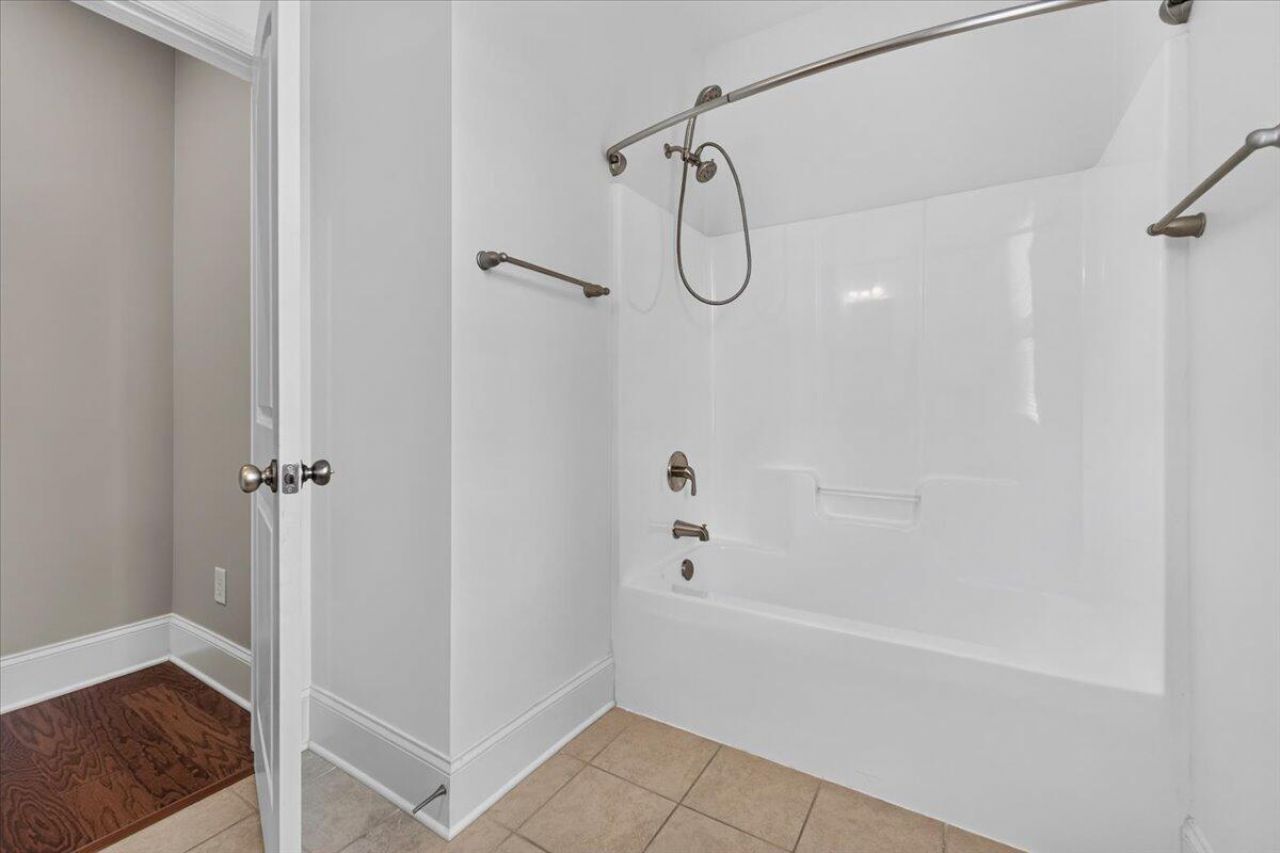 5402 Clairmont Lane Photo 20